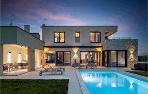 Villa Estate